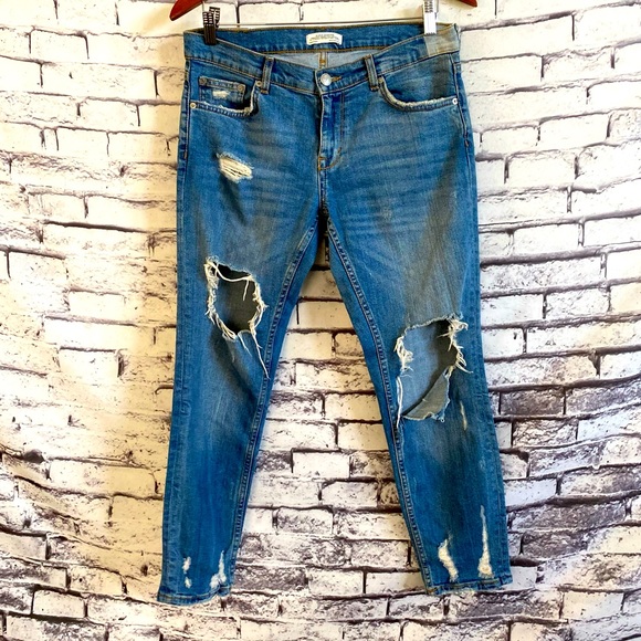 Zara Women’s Destroyed Skinny Medium Wash, Mid Rise Size 6